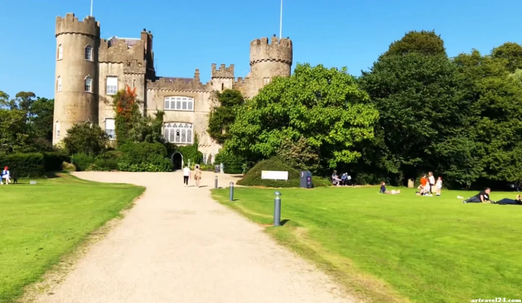 زيارة Malahide Castle