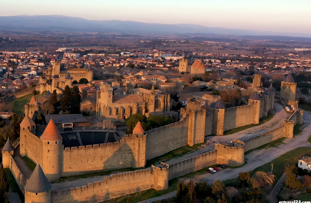 صورة اشتريتها من مصور "درون" للمدينة المحصنة كاركاسون) في فرنسا