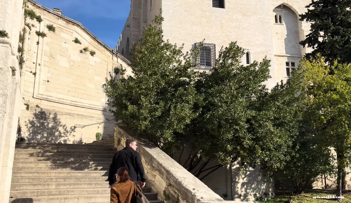 السياحة في مدينة أفينيون Avignon
